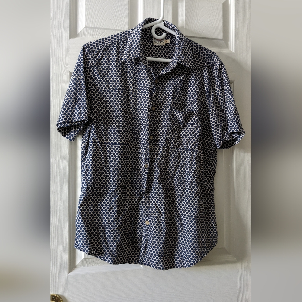 Faherty Blue and White Casual Button Down Shirt - Picture 2 of 5